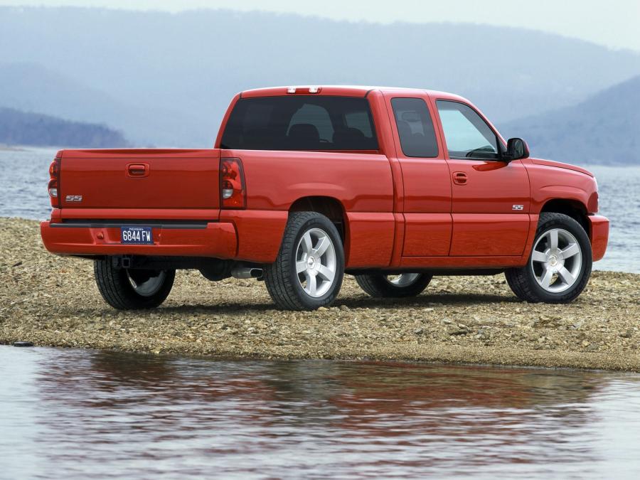  Chevrolet Silverado SS Extended Cab 2002 года  (фото 4 из 12)